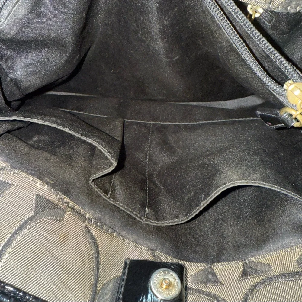 Coach Vintage Black and Grey Signature C Gold Chain and Snap Tote Shoulder Bag - Picture 12 of 15